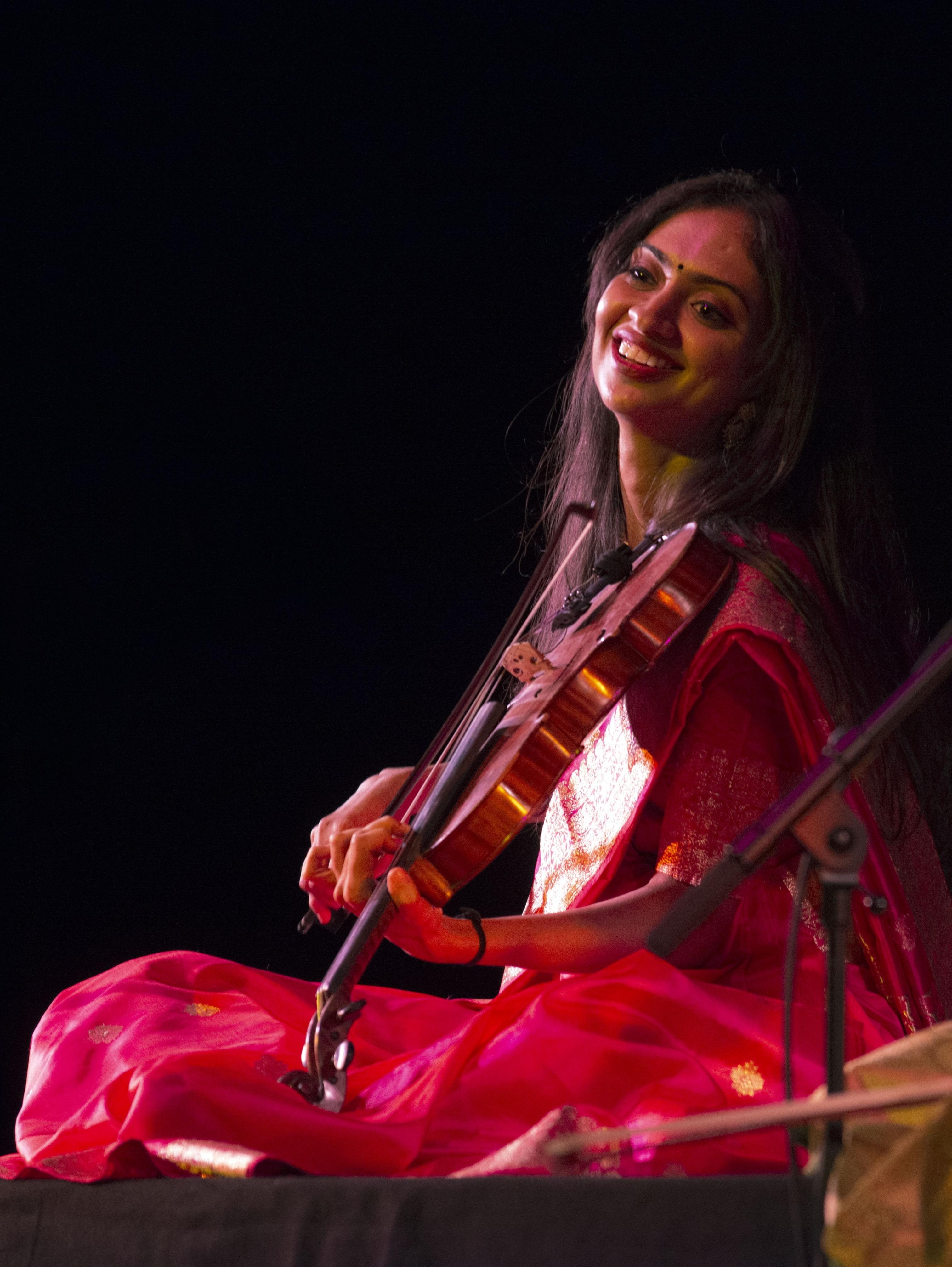 Ragini Shankar with violin